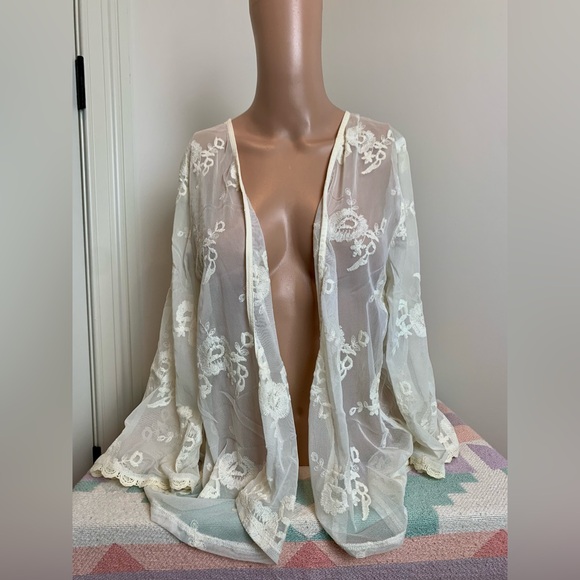 Sheer mesh floral kimono - Picture 1 of 7